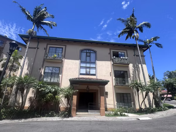 Excellent investment. Sale spacious apartment in San Rafael de Escazú. 2 hab + pisicin.