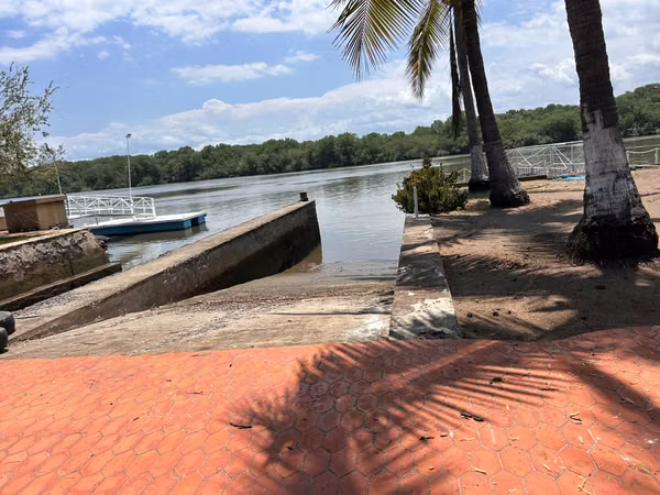 Puntarenas Cerca de Puerto Azul #1159