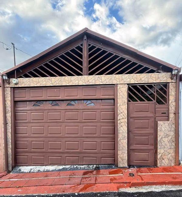 SE VENDE CASA en San Francisco de Heredia