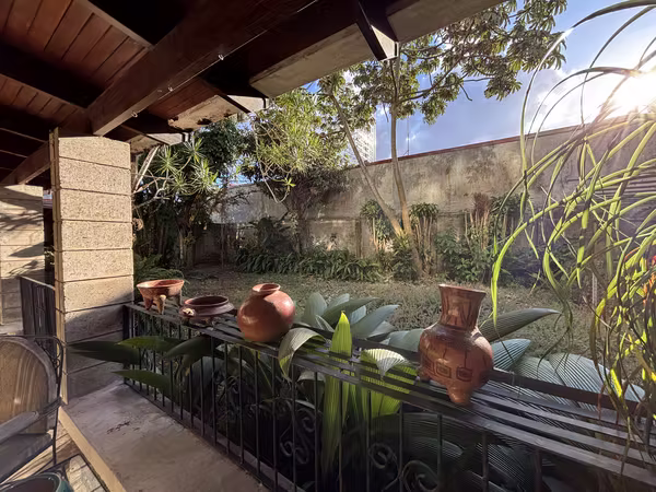 Venta de Casa / Terreno para desarrollo mixto , Curridabat San José (MS)