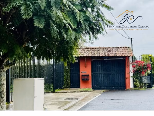Casa con Apartamento Independiente en Venta, Guayabos, Curridabat