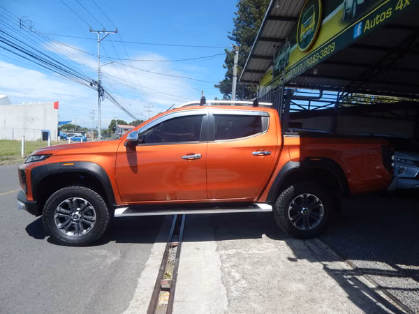 MITSUBISHI L200 SPORTERO 4X4 AUTOMATICO 2020