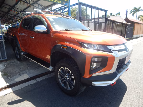 MITSUBISHI L200 SPORTERO 4X4 AUTOMATICO 2020