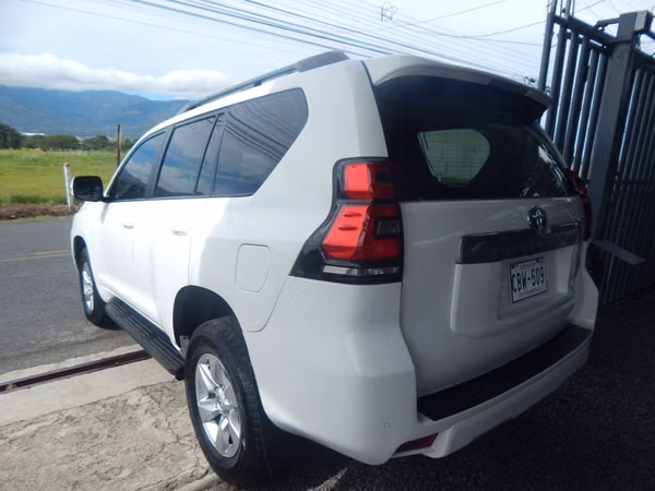 TOYOTA LAND CRUISER PRADO TXL AUTOMATICO 2024