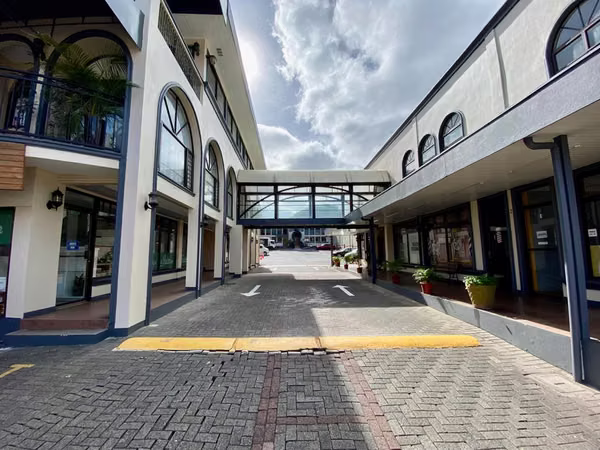 OPPORTUNITY: SHOPPING CENTER FOR SALE IN ESCAZU. MP25-1838