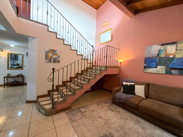 Venta de casa independiente en Tibás