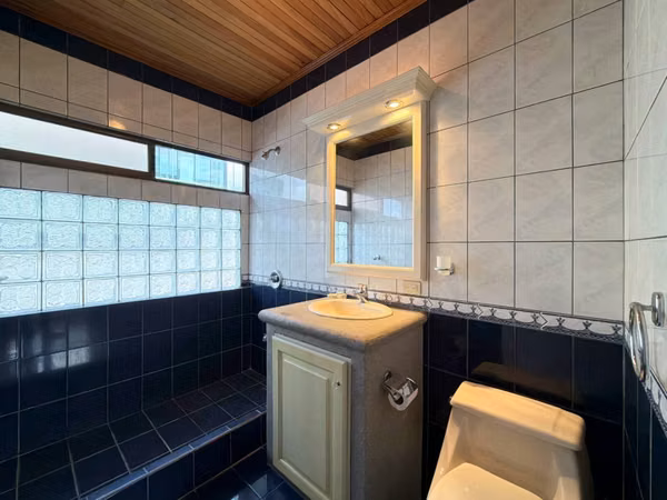 Venta de casa independiente en Tibás