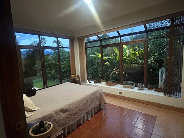 Room for rent in Guachipelín de Escazú