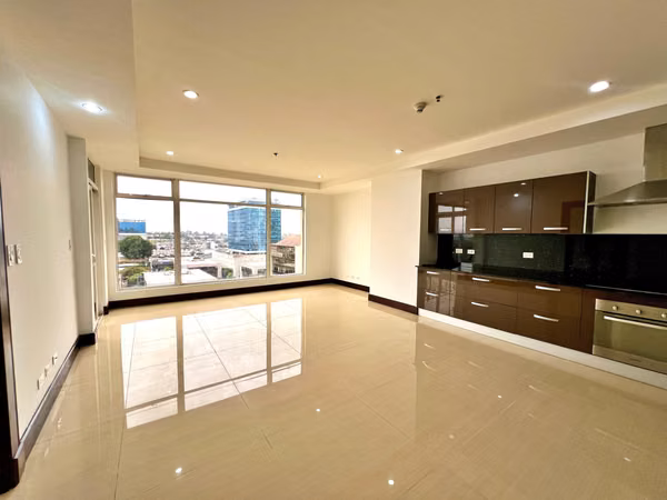 For Sale Apartment w Excellent Location and High-End Finishes, La Sabana. (MN)