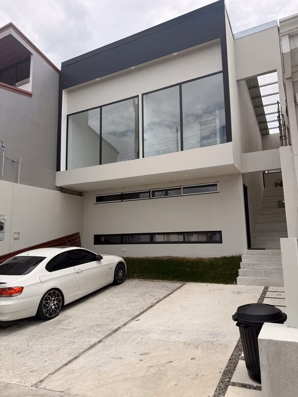 It is rented Smart Luxury Apartment to premiere in Condominio Terrafe.