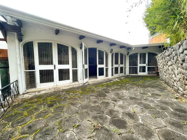 SE VENDE GRAN PROPIEDAD CON USO MIXTO EN LOS YOSES! P633