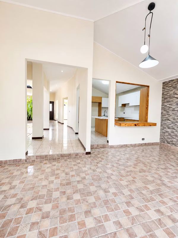Casa en Venta Santa Ana | Quintas Don Lalo | 409 m² | 3 Hab | 6 Parqueos
