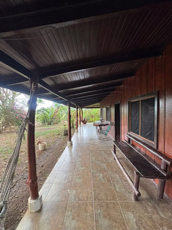 Finca 7 ha con casas y establos en Cañas Guanacaste