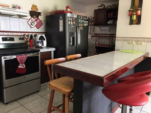 Roomate mujer para compartir apto. Uruca x H. México