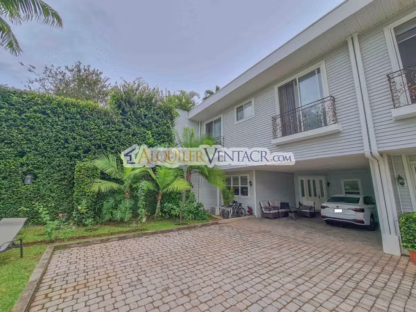 Trejos Montealegre x Avenida Escazu! 311 m2 Condominium