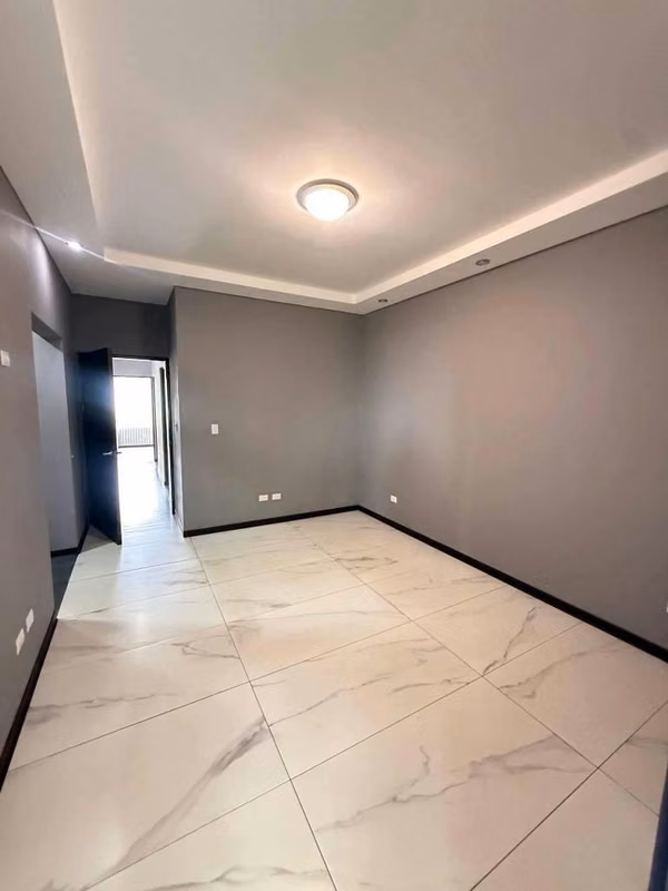 ¡Hermosa casa como nueva en venta! Condominio Montezuma, Grecia, Alajuela