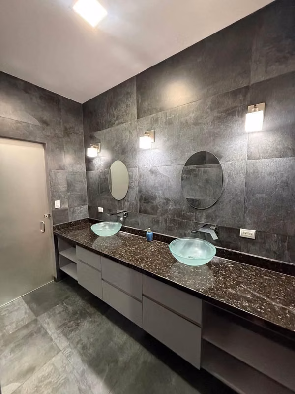 ¡Hermosa casa como nueva en venta! Condominio Montezuma, Grecia, Alajuela