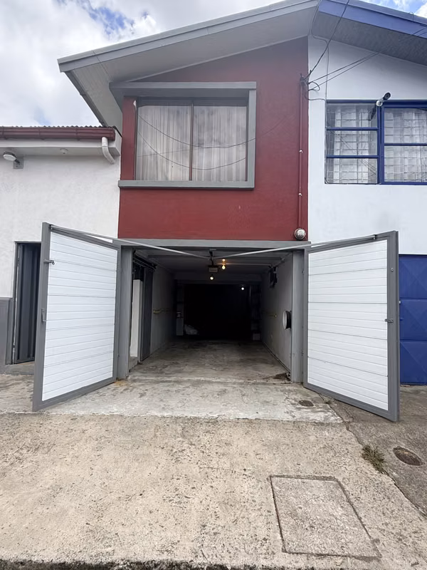 VENTA DE CASA CON USO SUELO MIXTO| Barrio Vasconia, San José | 257m²
