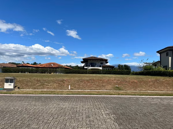 Venta de Lote en Hacienda Los Reyes