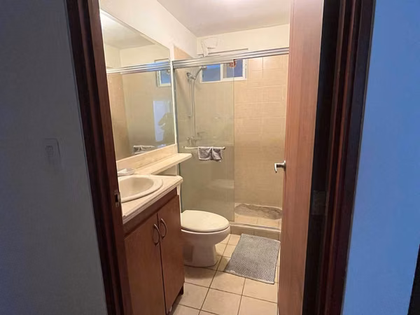Excelente Oportunidad de Inversión en Escazú: Apartamento Ejecutivo Totalmente Amueblado