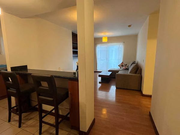 Excelente Oportunidad de Inversión en Escazú: Apartamento Ejecutivo Totalmente Amueblado