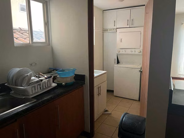 Excelente Oportunidad de Inversión en Escazú: Apartamento Ejecutivo Totalmente Amueblado