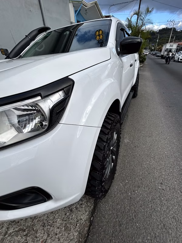 TRUCK NISSAN 4x4 FRONTIER