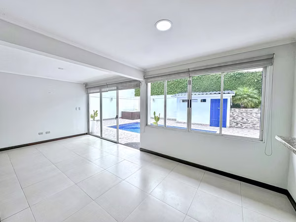 Casa Anonos Breezes a one level home with a pool