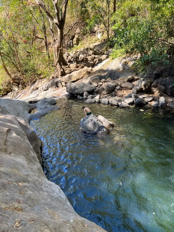 Hermosa propiedad de 200,000m2 adyacente a una poza natural