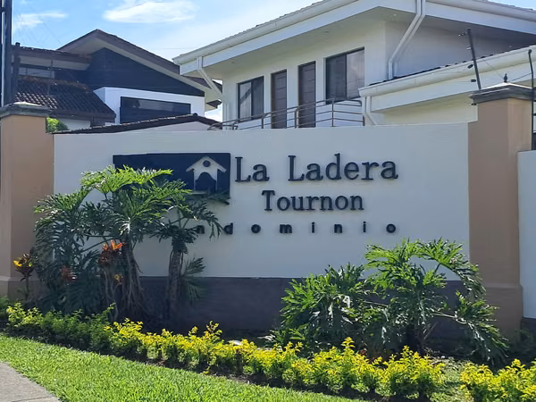 Condominio La Ladera Tournon