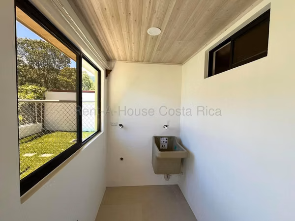 Alquiler de Apartamento para ESTRENAR en Santa María de Dota.  27-121