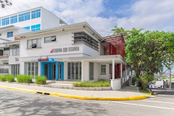 Se Alquila Local Comercial En Los Yoses