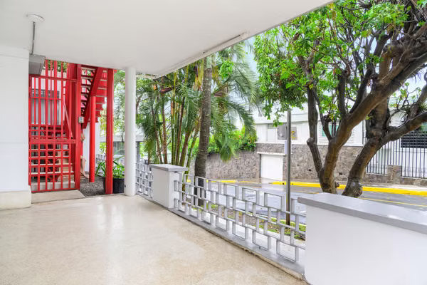 Se Alquila Local Comercial En Los Yoses