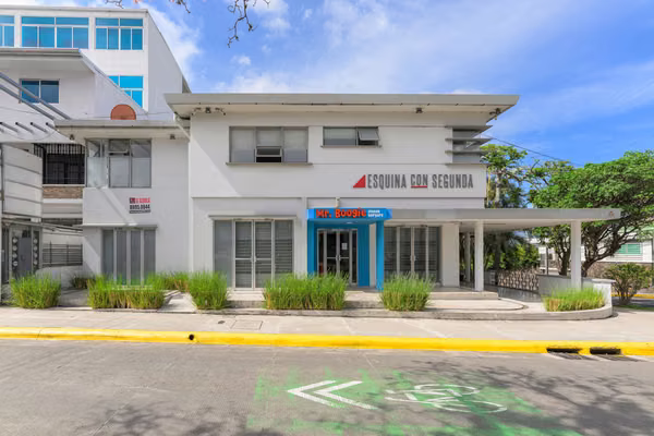 Se Alquila Local Comercial En Los Yoses
