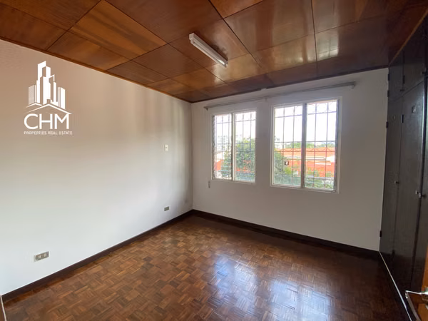 VENTA DE ESPECTACULAR CASA-ROHRMOSER-CERCA ANTIGUO AID