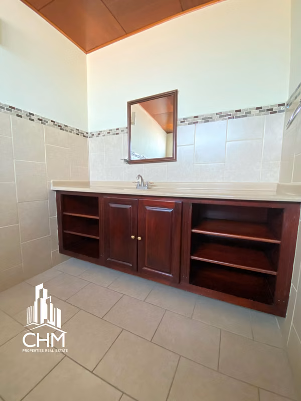 VENTA DE ESPECTACULAR CASA-ROHRMOSER-CERCA ANTIGUO AID