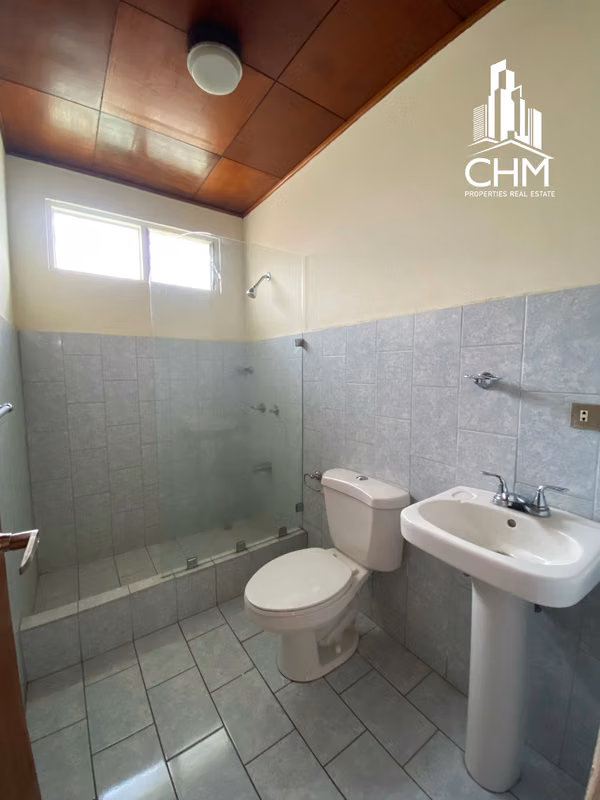 VENTA DE ESPECTACULAR CASA-ROHRMOSER-CERCA ANTIGUO AID