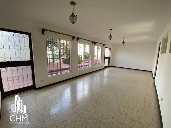VENTA DE ESPECTACULAR CASA-ROHRMOSER-CERCA ANTIGUO AID