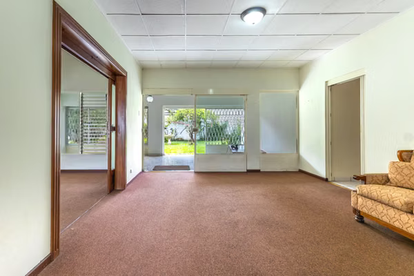 Casa en venta, en La Uruca | Uso de suelo mixto