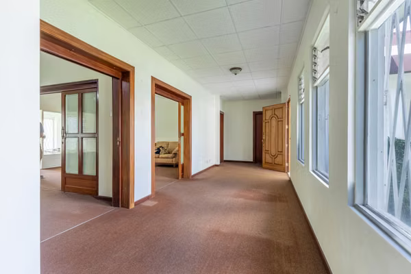 Casa en venta, en La Uruca | Uso de suelo mixto