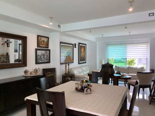 Se Alquila Exclusiva Casa Contemporánea en Condominio – Río Oro, Santa Ana