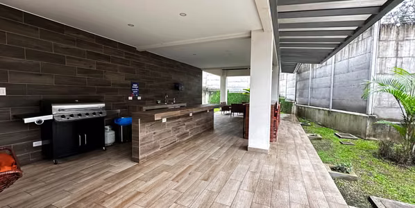 Moderna casa en venta en Condominio| Cipreses de Curridabat (CT)