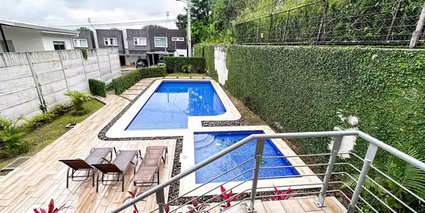Moderna casa en venta en Condominio| Cipreses de Curridabat (CT)