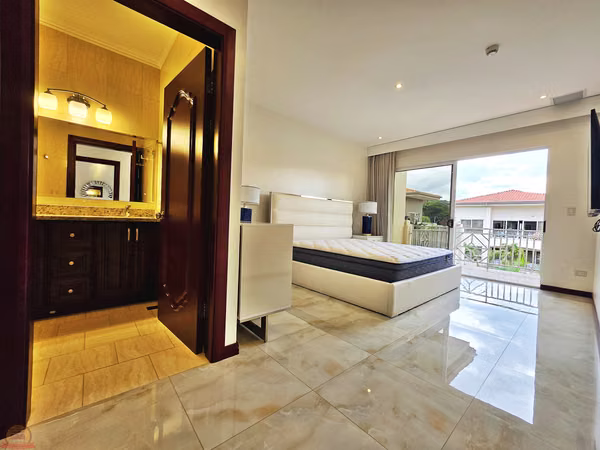 Penthouse Amueblado 3 Hab en Escazú | Cerca de Multiplaza | $2.500