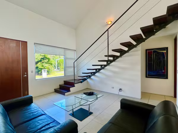 LOFT  DE DOS PLANTAS 230m2 MODERNO CON TERRAZA CENTRO DE SANTA ANA