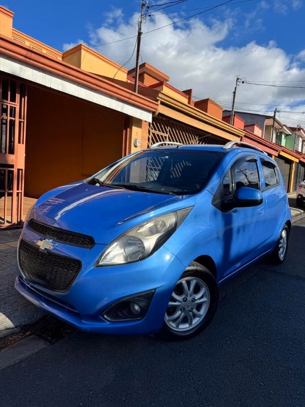 VENDO CHEVROLET SPARK EN EXCELENTE ESTADO.