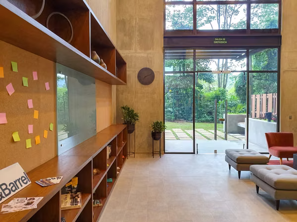 VENTA DE Apartamento en Condominio Nueve 84 de 3 habitaciones con vista al bosque
