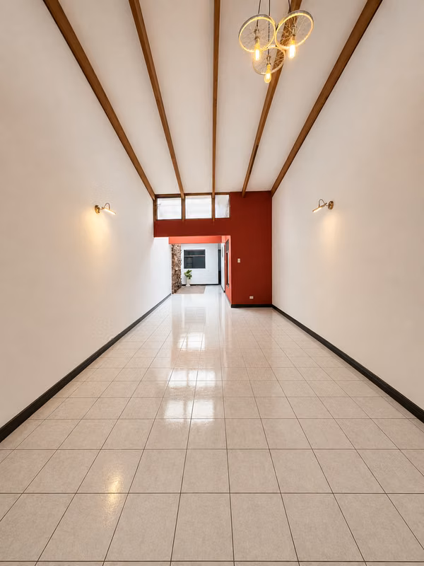 SE VENDE CASA DE UNA PLANTA EN SABANA SUR, USO MIXTO Y RESIDENCIAL