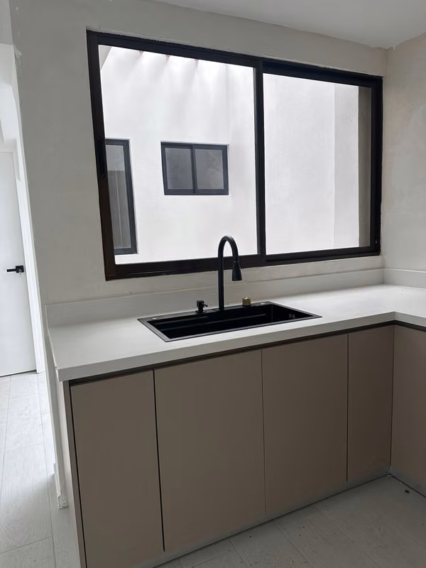 Casa en Escazú | Residencial u Oficina | 3 Hab. | 3 Parqueos | $2.500