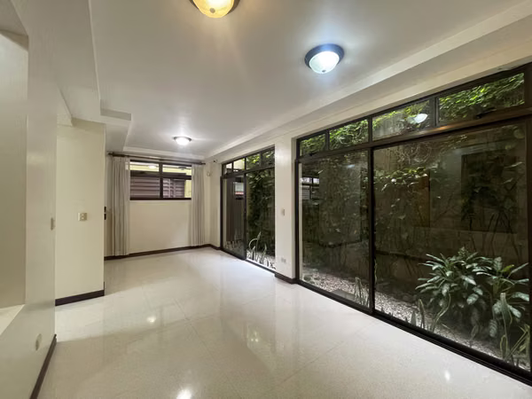 Independent House Rental - 124; Close to the Fresh Market - 124; Colón City